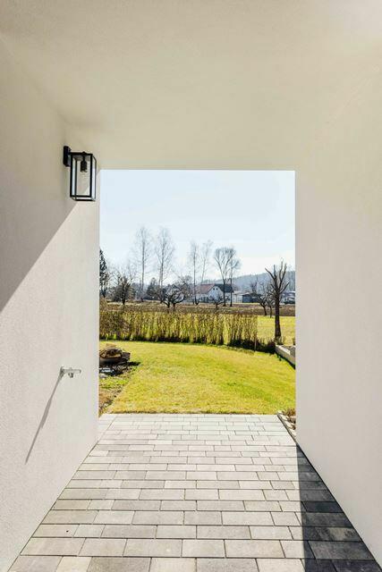 Haus zu kaufen: 8151 Hitzendorf - Zugang vom Carport in den Garten