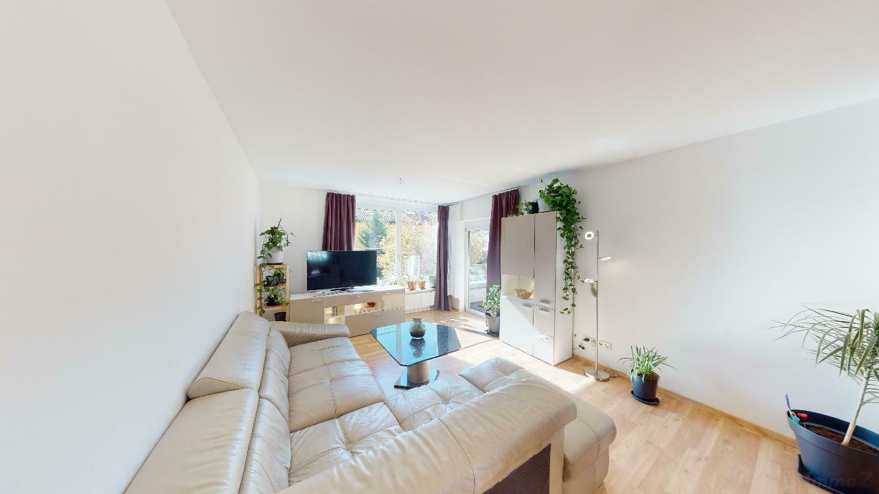 Wohnung zu kaufen: 6020 Innsbruck - Wohnbereich mit Balkon 