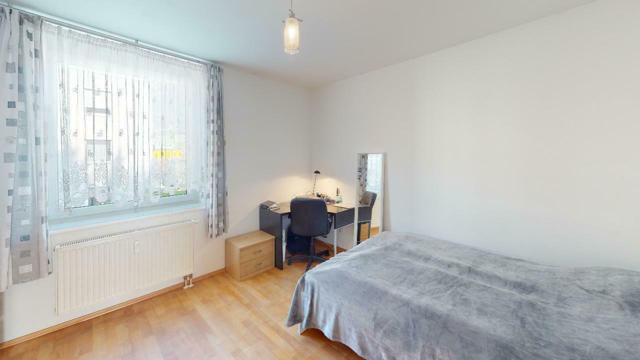 Wohnung zu kaufen: 6020 Innsbruck - Kinderzimmer II mit Schreibtisch 