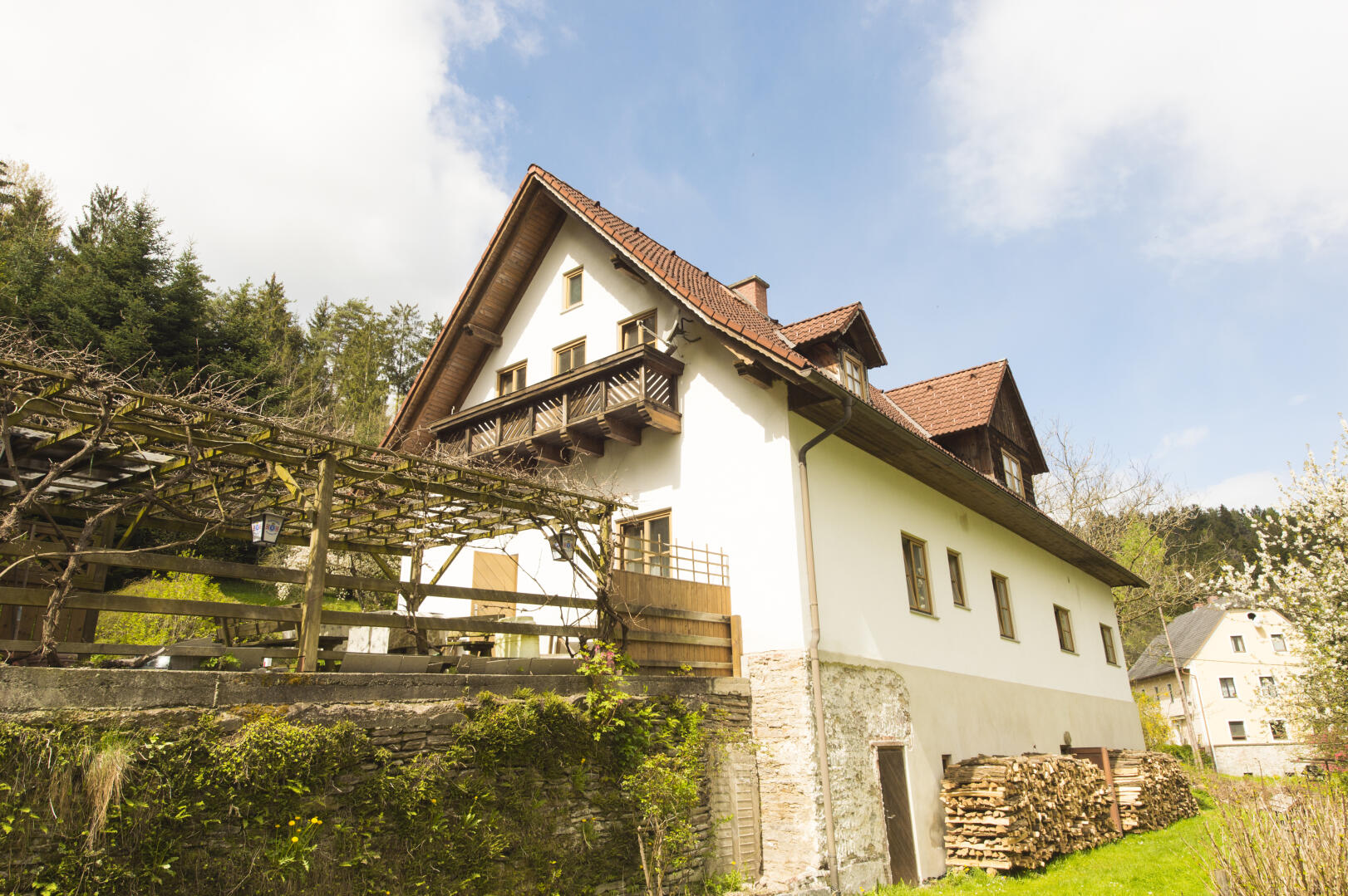 Haus zu kaufen: Oberwald, 8563 Ligist - Gastgewerbe Ligist Region der Schilcherweinstraße  185
