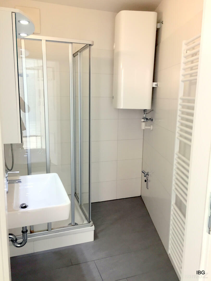 Wohnung zu kaufen: 8010 Graz - Bad mit Dusche und Platz für die Waschmaschine