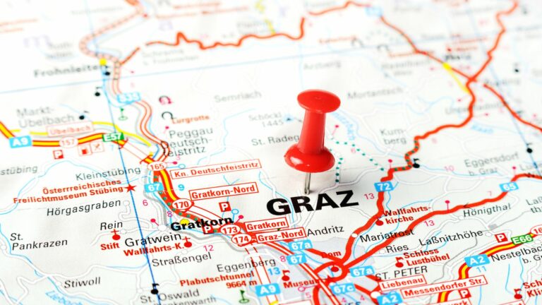 Landkarte von Graz und Umgebung mit roter Stecknadel im Stadtkern